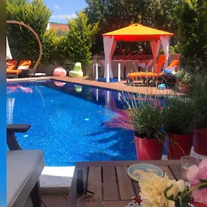 Viaperla Butik Oda ve Kahvaltı Ciftlikkoyu